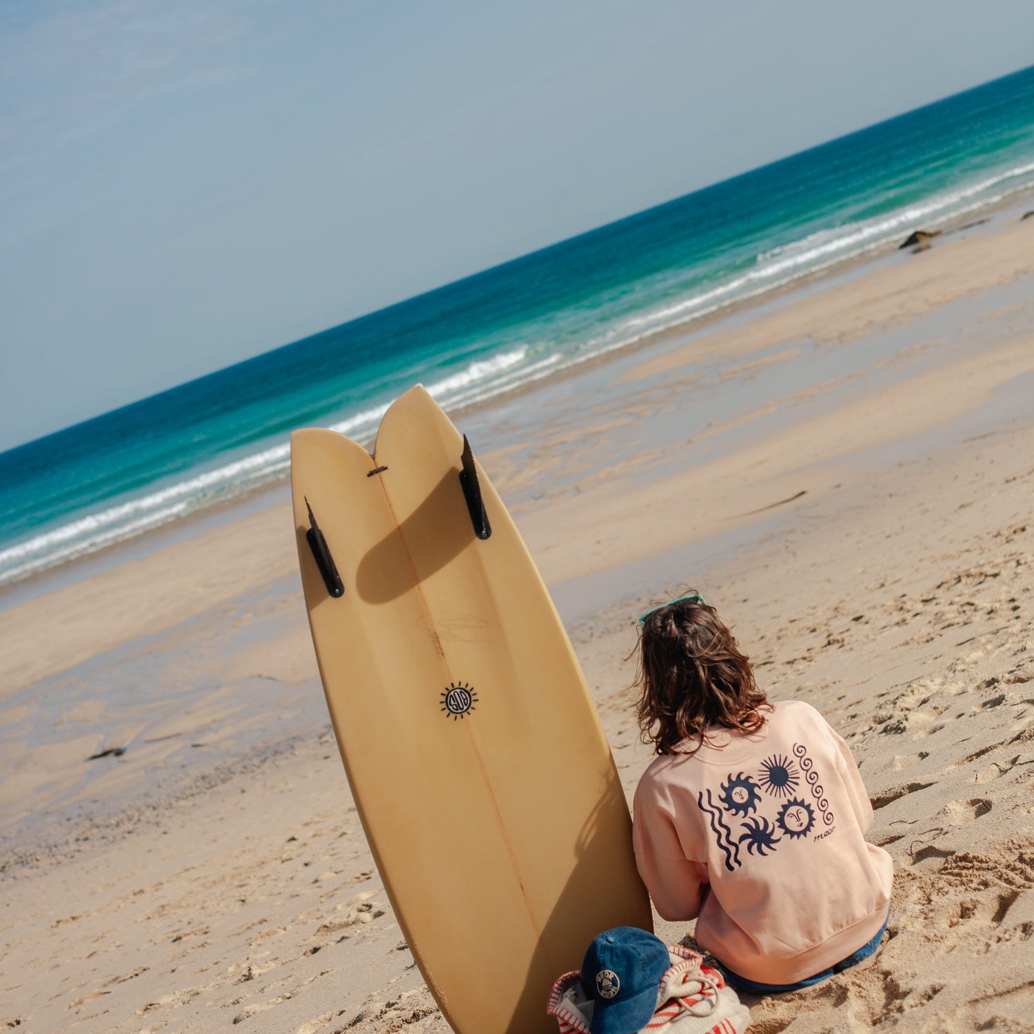 Behind the Sun Women's Boxy Sweatshirt - Peach